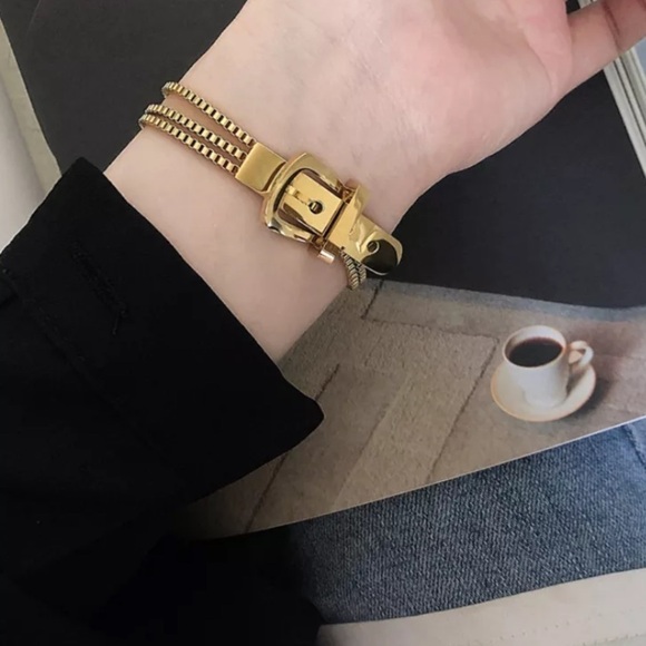 ✨NEW Gold Buckle Triple Chain Bracelet - Picture 7 of 10